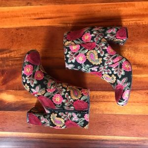 Mia statement boot size 11💕